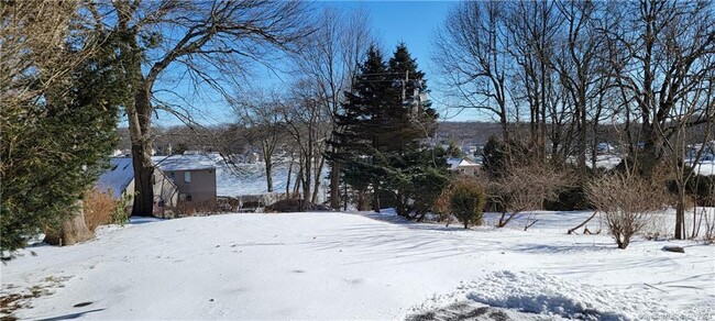 Building Photo - 123 Farview Ave