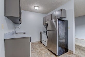 Building Photo - 2634 SE 160th Ave