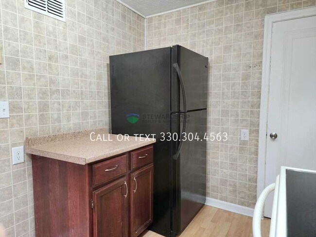 Building Photo - 2131 Dennison Pl NW