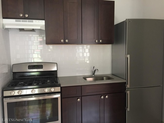 Foto del edificio - 133 Edgecombe Ave