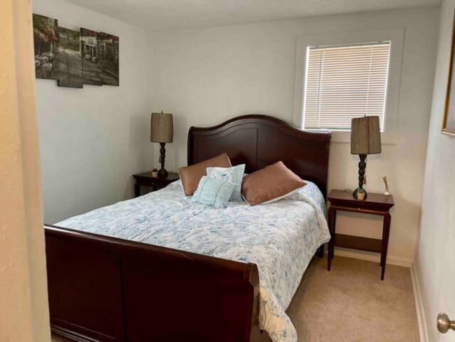 Bedroom 1 - 822 2nd St SW House