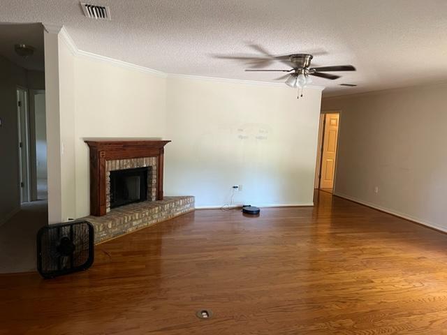 Building Photo - 3411 Lakewind Dr