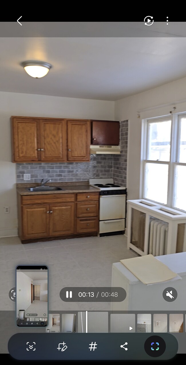 Building Photo - 2318 Upland St