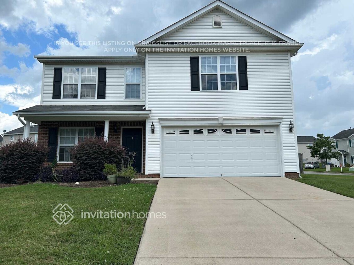 Foto principal - 607 Brassfield Dr