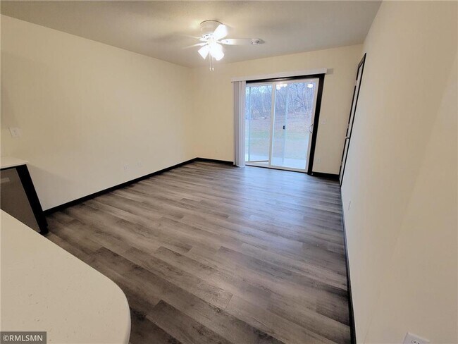 Foto del edificio - 303 S Wasson Ln