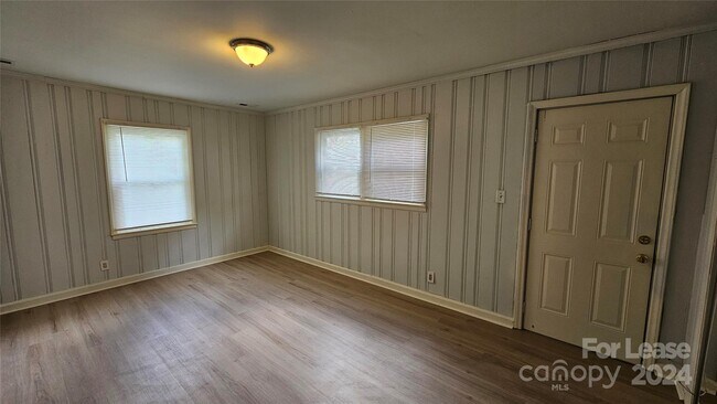 Foto del edificio - 900 Leigh Ave