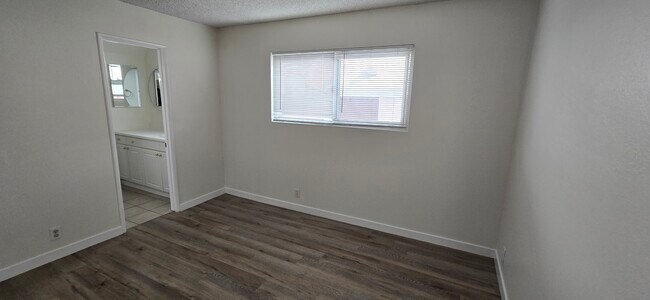 Fotografía del edificio - 1915 Dufour Ave