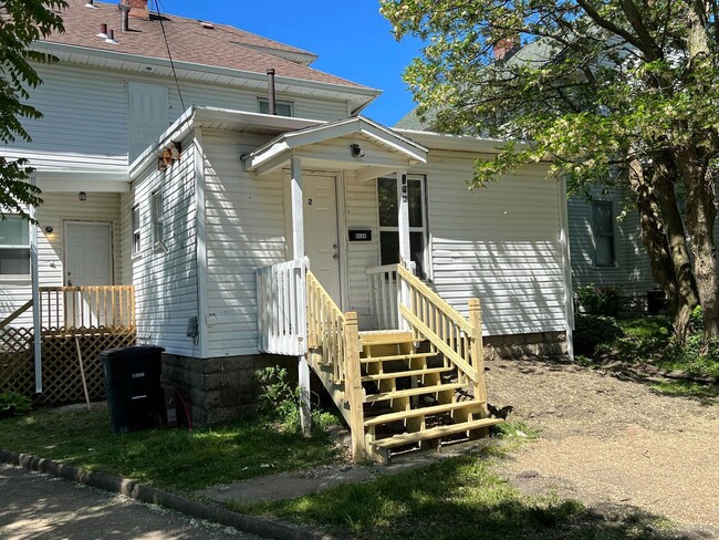 Building Photo - 862 Kenmore Blvd