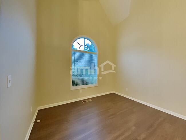 Foto del edificio - 2046 Township Dr