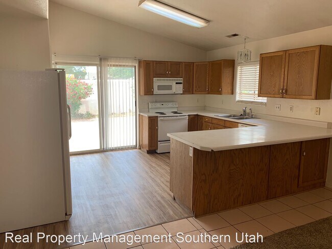 Building Photo - 3 br, 2 bath House - 497 Scenic Dr