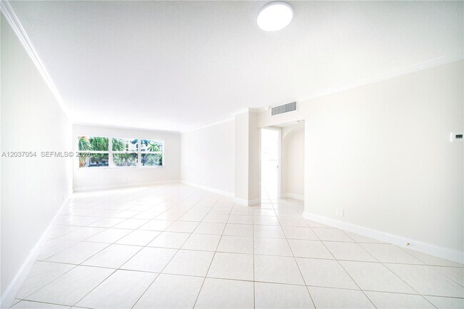 Foto del edificio - 2555 NE 11th St
