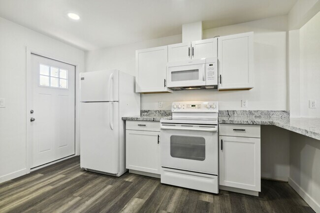 Building Photo - Granada Suites