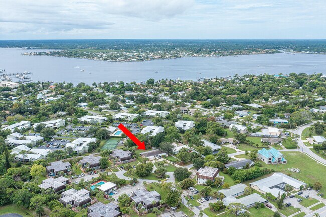 Foto del edificio - 820 NW 10th Terrace