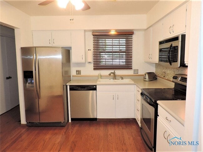 Building Photo - 2737 Sweetbriar Ct