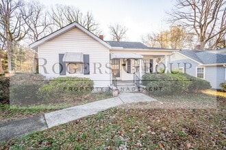 Building Photo - 1443 Perry Ave