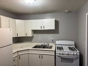 Building Photo - 1521 N Hocker Ave