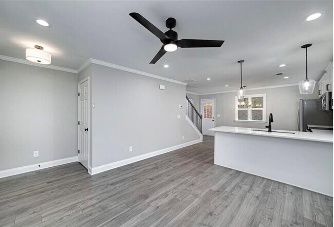 Building Photo - 6290 Akins Way