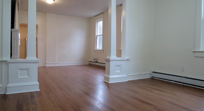Building Photo - 524 W Sperling St