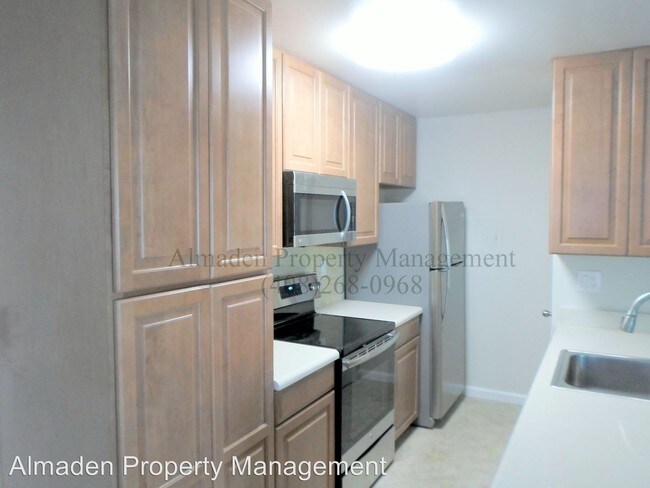 Building Photo - 2 br, 1 bath House - 5665 Playa Del Rey # 3