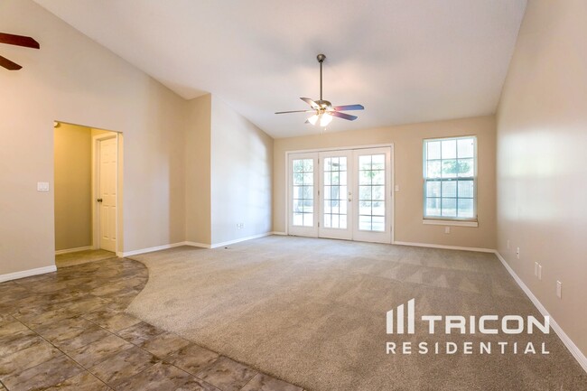 Building Photo - 607 Sweetleaf Dr