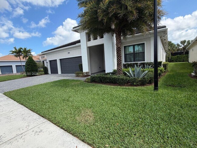 Building Photo - 5364 Siesta Key Ln