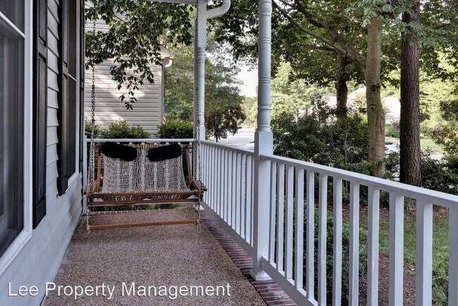 Building Photo - 304 Hollingsworth Ct