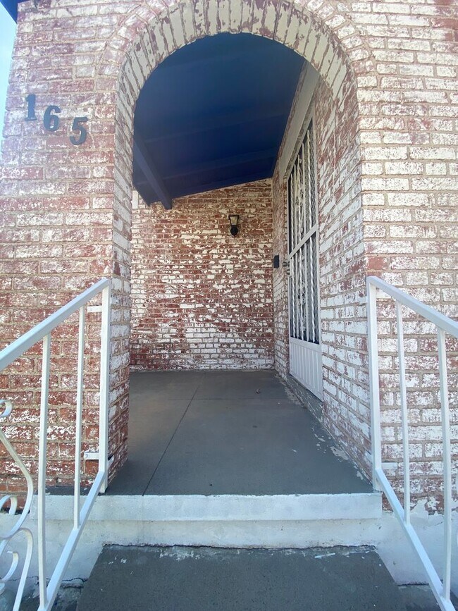 Foto del edificio - HOME FOR RENT in CENTRAL EL PASO