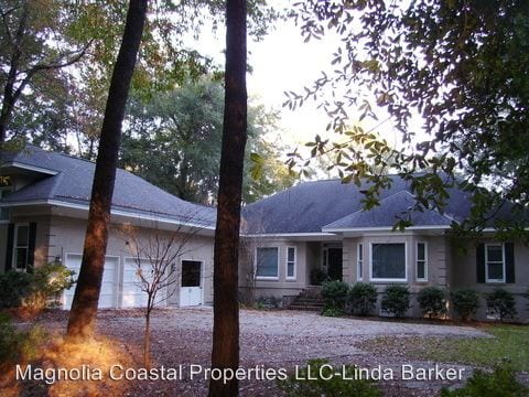 Building Photo - 269 Montauk Dr