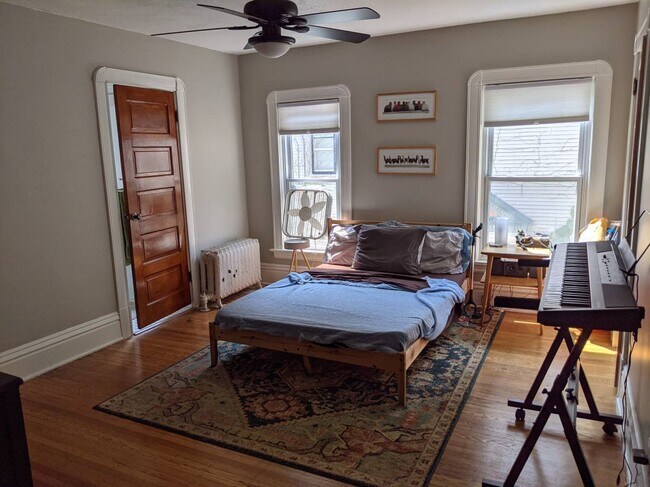 Dormitorio principal - 1524 Fremont Ave N