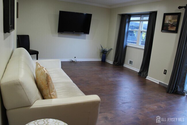 Foto del edificio - 707 Merrywood Dr