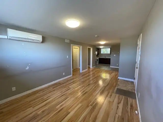 Photo du bâtiment - 104 Katherine Av