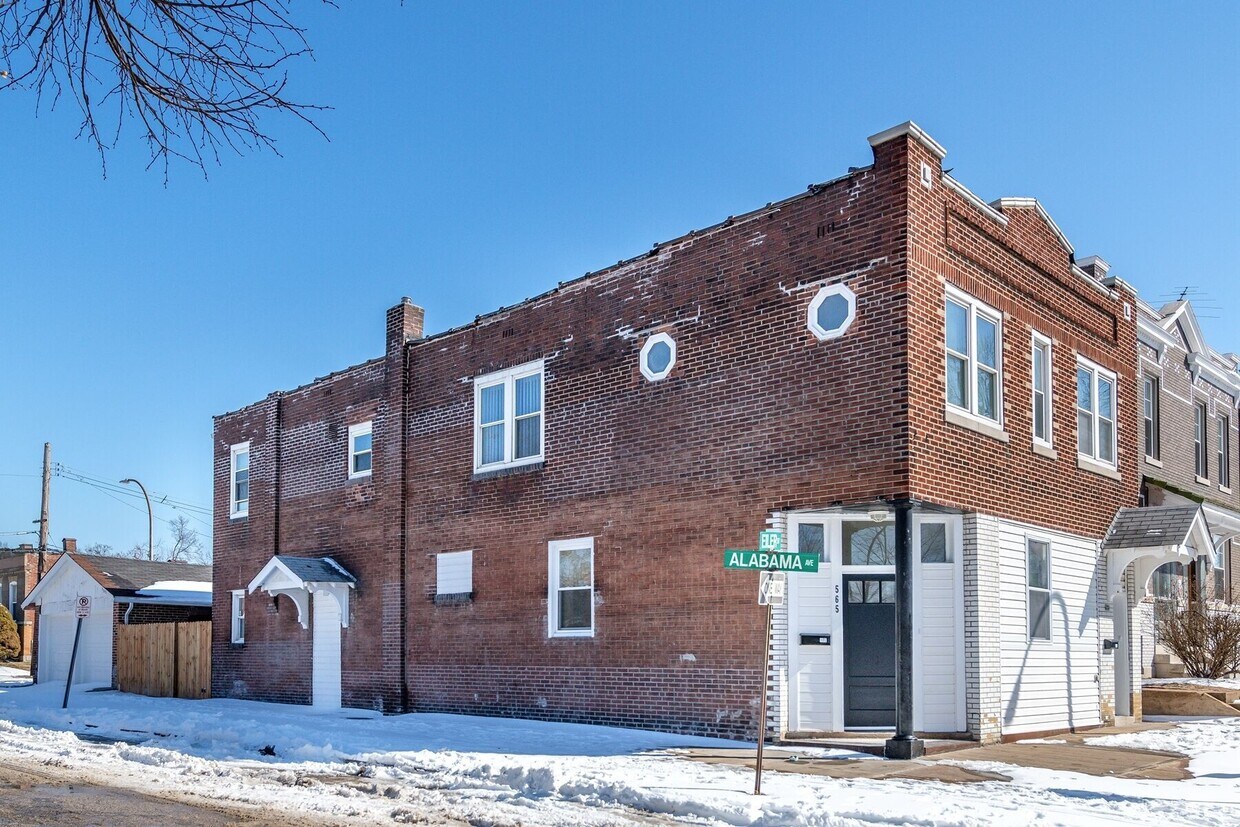 Primary Photo - 565 Eiler St