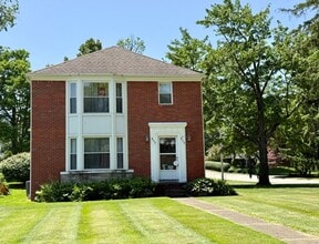 Building Photo - 457-459-459 Overlook Rd
