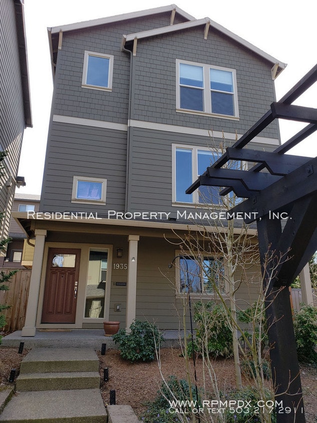 Primary Photo - 1935 SW 144th Ave