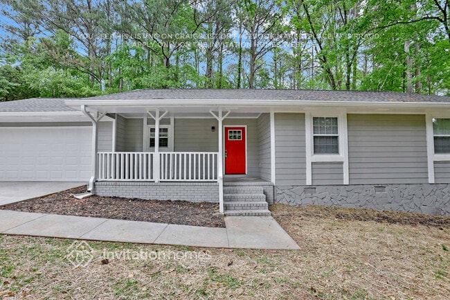 Building Photo - 3102 S Oak Ct SE