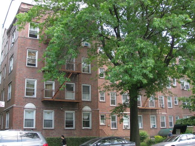 Building Photo - 143-21 Bowne St