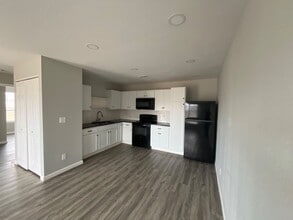 Building Photo - 1208 Jones Ave