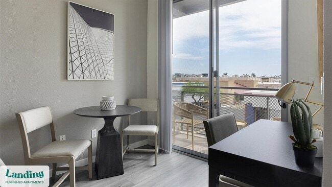 Foto del edificio - 1811 E Apache Blvd