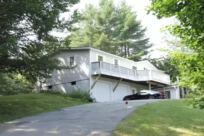 Photo - 20 Northfield Dr House