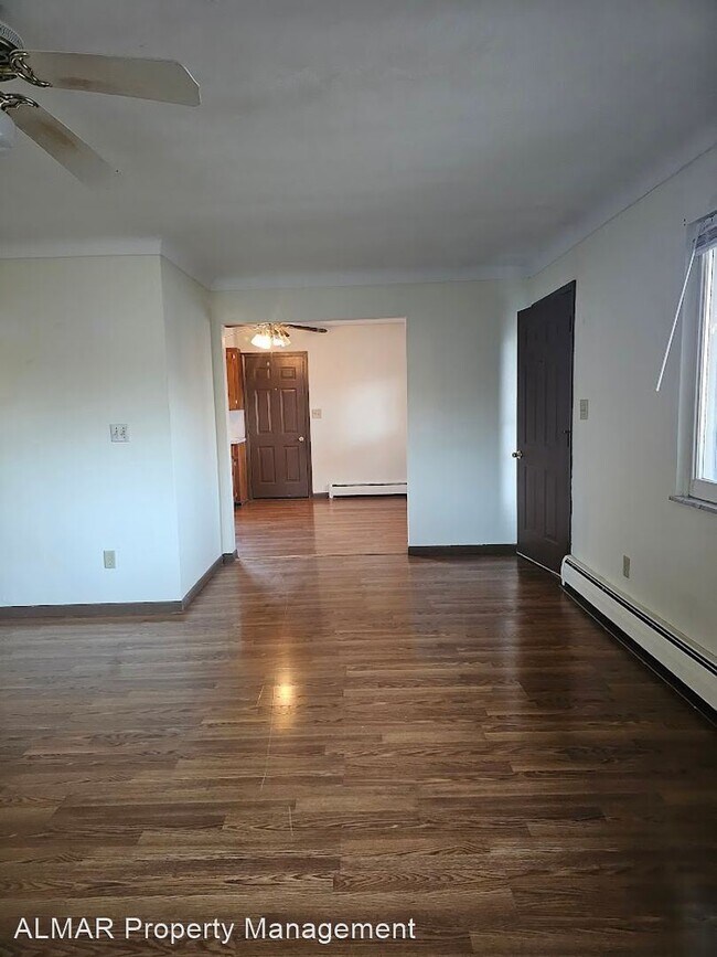 Building Photo - 2 br, 1 bath House - 812 N. Summit
