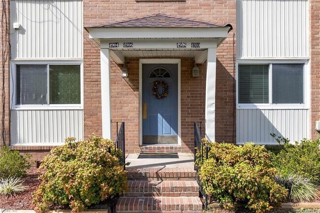 Foto del edificio - 4906 Johnson Ave