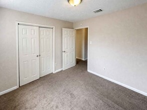 Building Photo - 8710 Parkway Forest Dr
