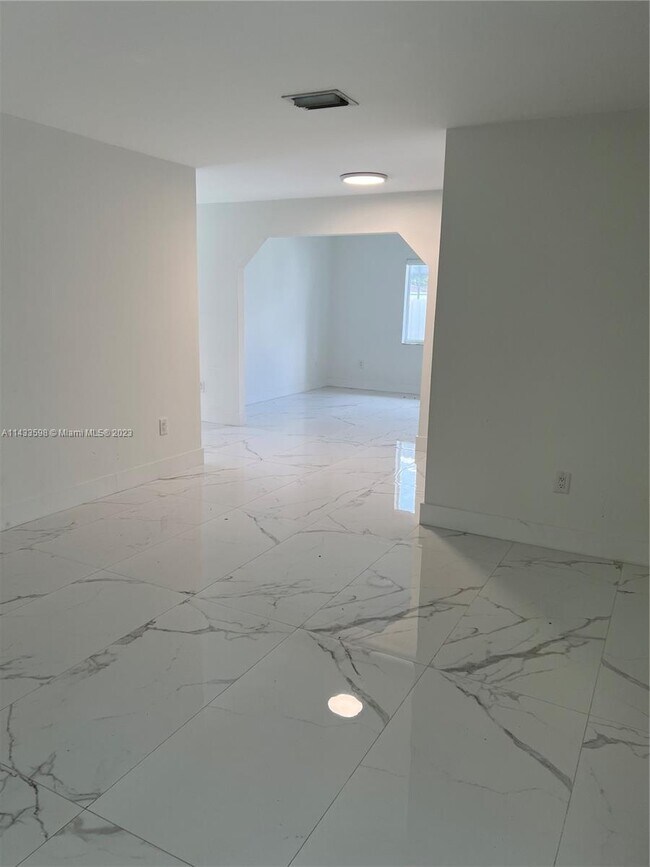 Foto del edificio - 3531 SW 23rd Terrace
