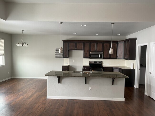 Foto del edificio - 3211 Laguna Ct