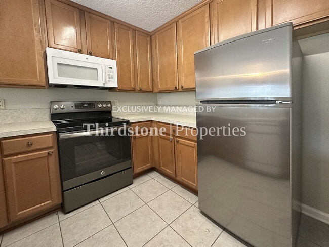 Building Photo - 1036 N Black Cherry Dr