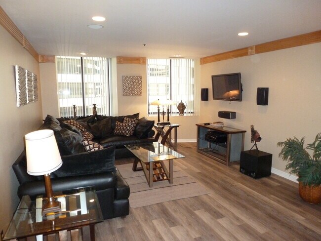 Living Room - 48 Broadway