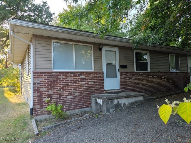Building Photo - 1283 Ottawa Ave