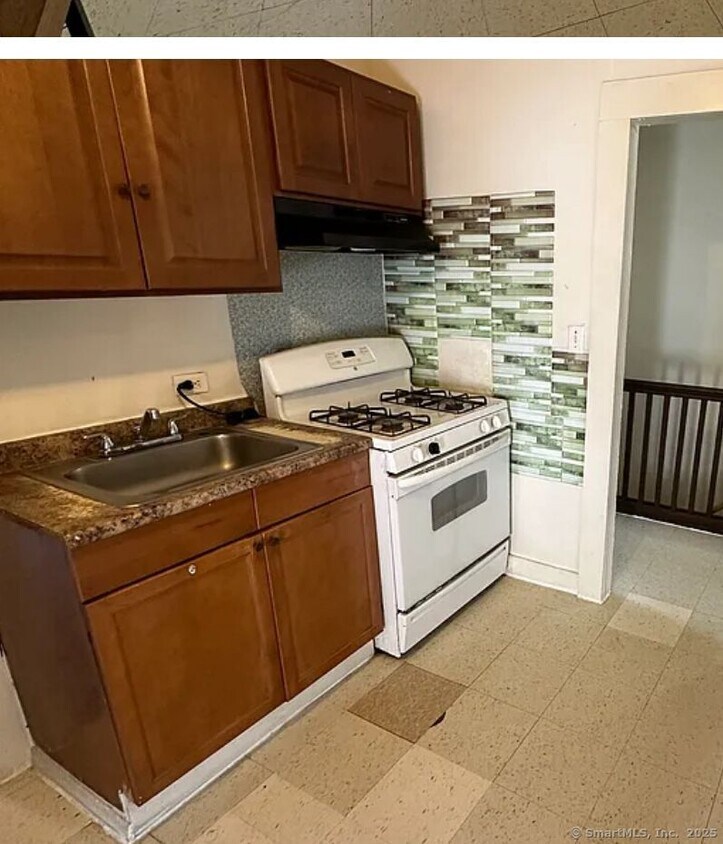 Primary Photo - 371 Myrtle Ave