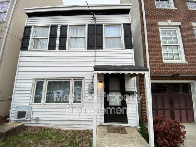 Foto del edificio - 107 Lafayette Blvd
