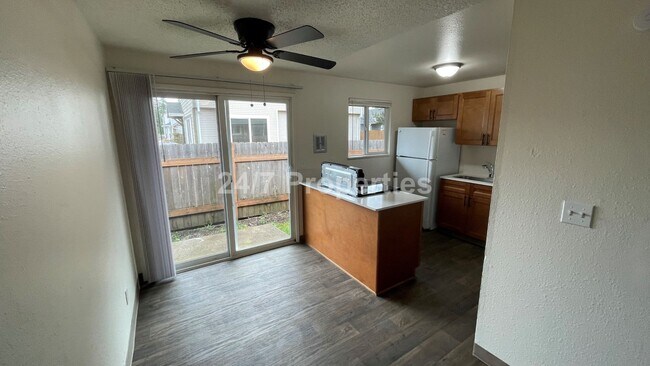 Building Photo - Newly Remodeled 2BD I 1BA with AC! - Near ...